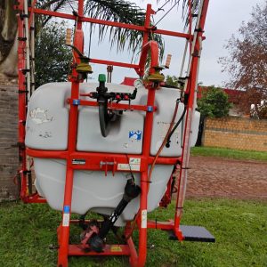 pulverizador  600 litros